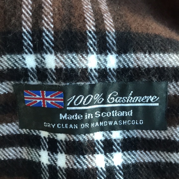 Cashmere Plaid Scarf - Picture 3 of 8